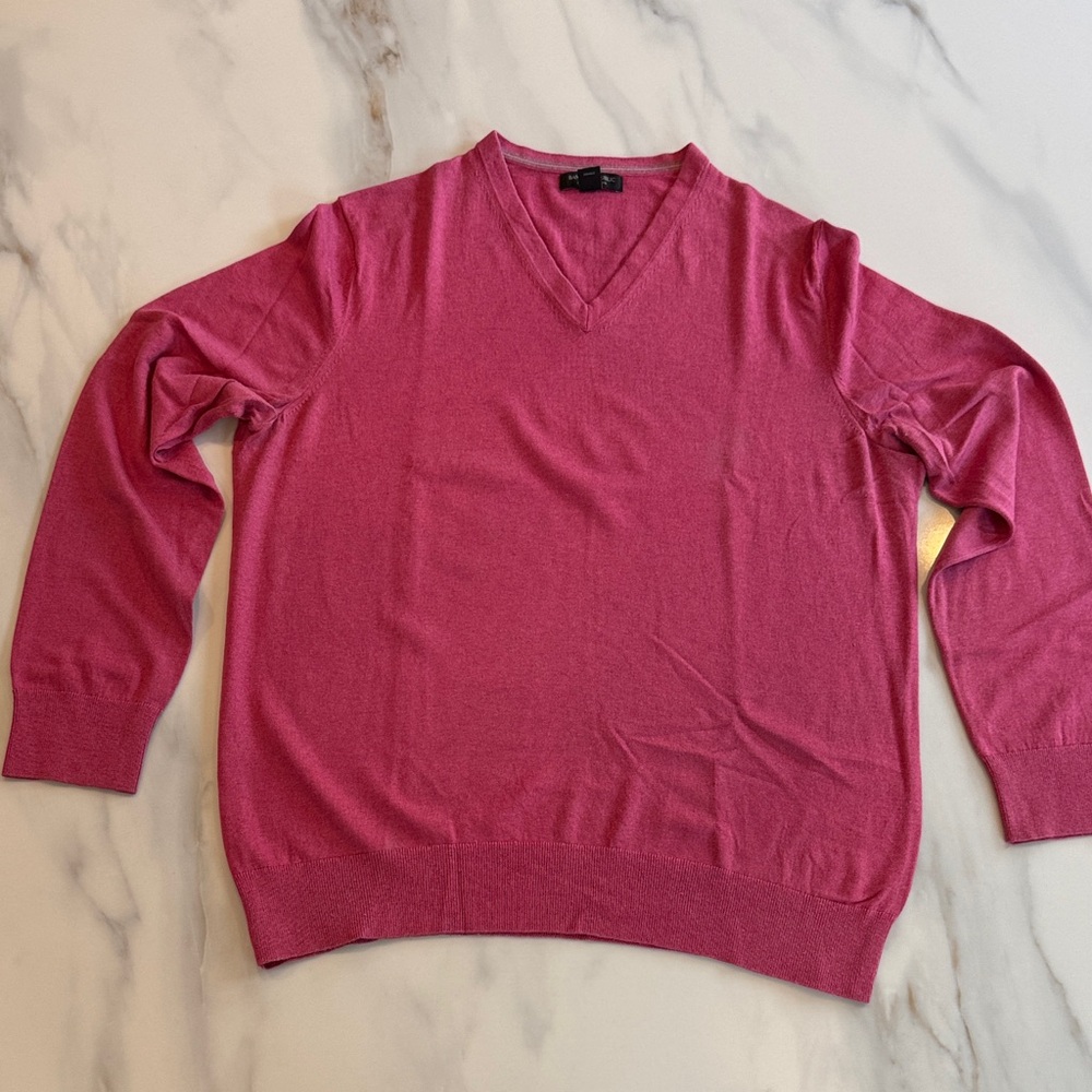 Banana Republic V-Neck Sweater in Pink/Cranberry